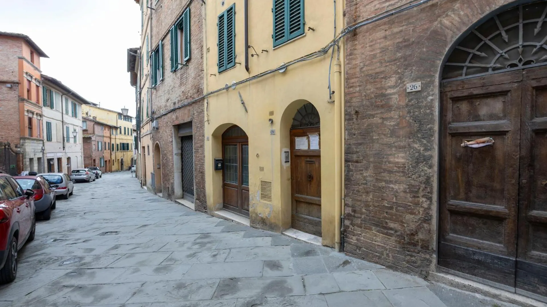 I Canti Di Siena, A Pochi Minuti Dal Campo 0*, Siena